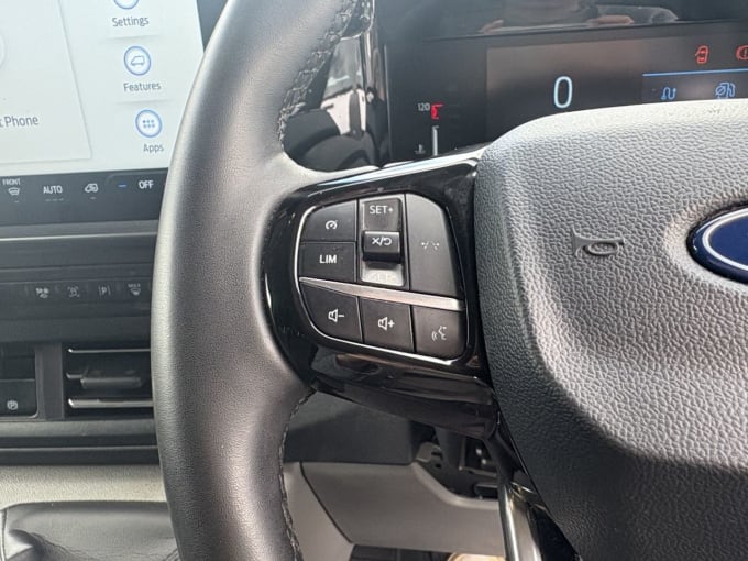2025 Ford Transit Custom