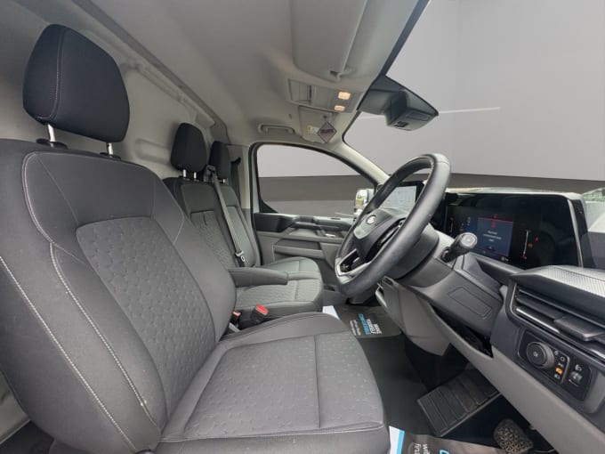 2025 Ford Transit Custom