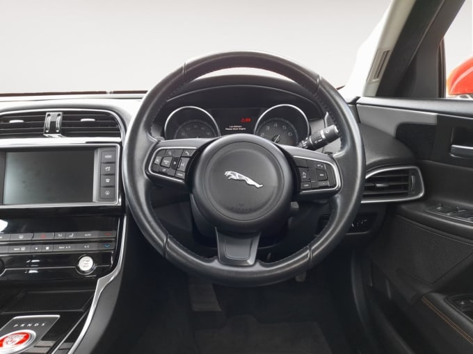 2016 Jaguar Xe