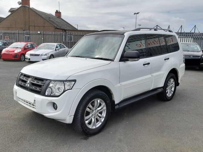 2013 Mitsubishi Shogun