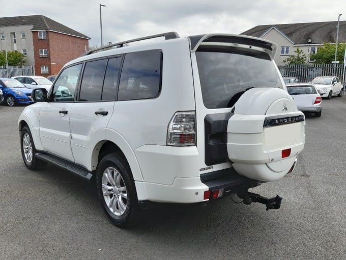 2013 Mitsubishi Shogun