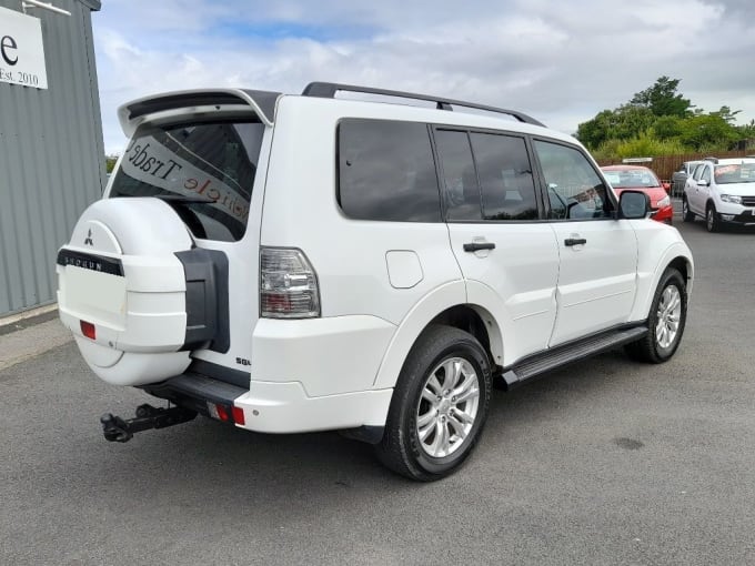 2013 Mitsubishi Shogun