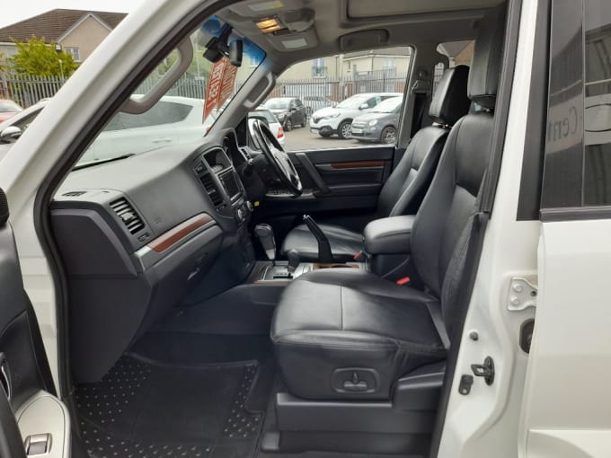 2013 Mitsubishi Shogun