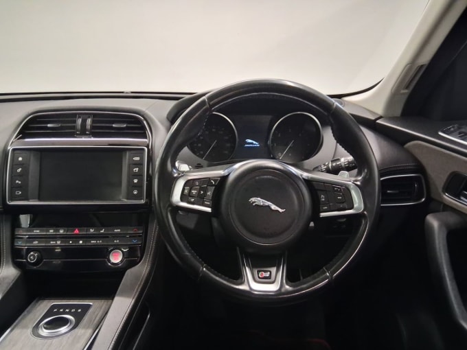2025 Jaguar F-pace