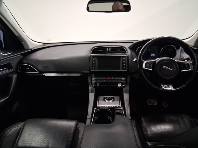 2025 Jaguar F-pace