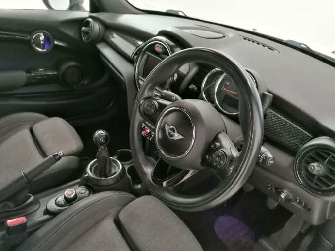 2024 Mini Hatch Cooper