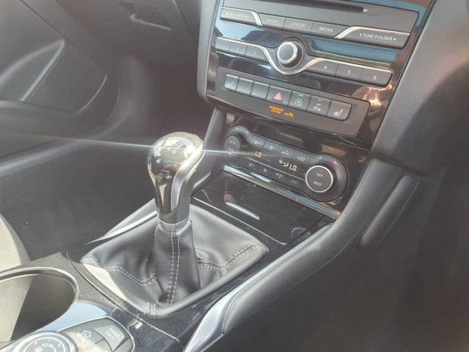 2025 Infiniti Q30