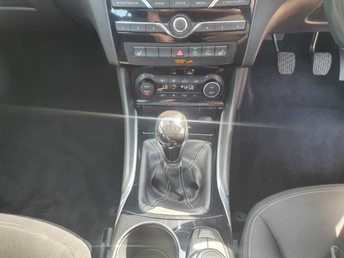 2025 Infiniti Q30