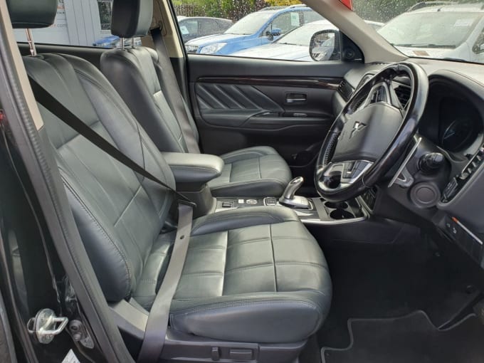 2025 Mitsubishi Outlander