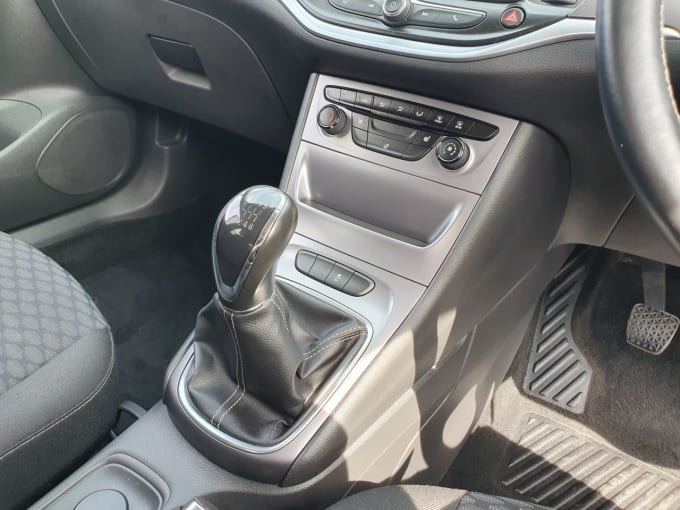 2025 Vauxhall Astra