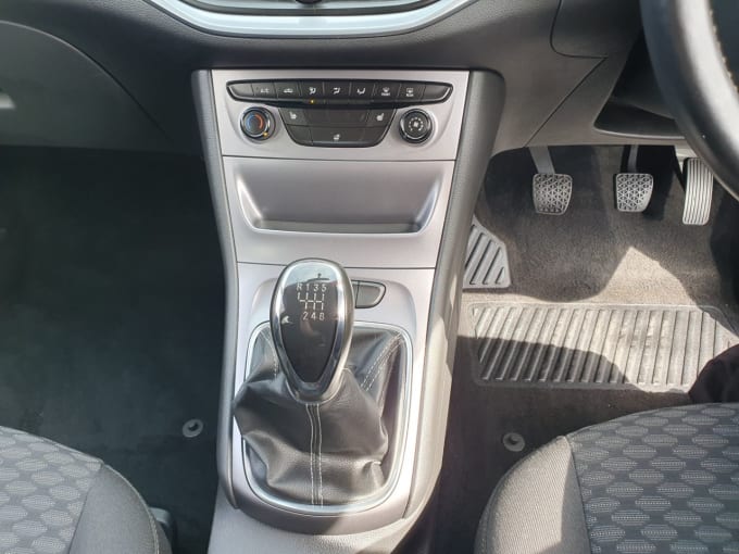 2025 Vauxhall Astra