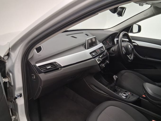 2025 BMW X1