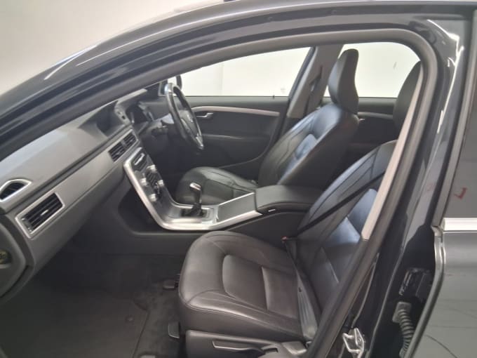 2025 Volvo V70