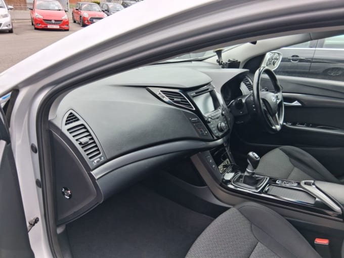 2025 Hyundai I40
