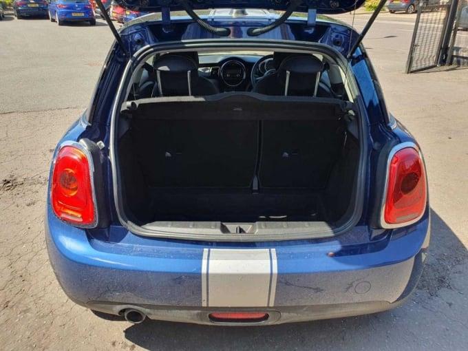 2025 Mini Hatch