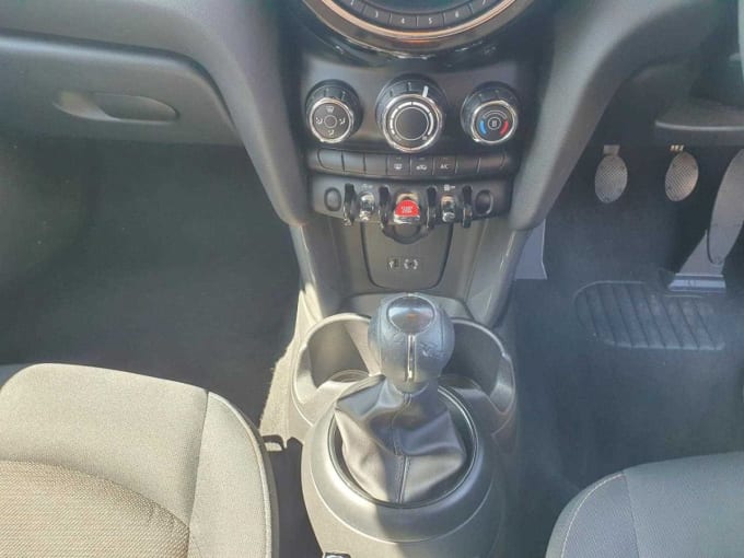 2025 Mini Hatch