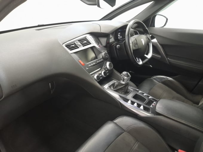2025 Ds Automobiles Ds 5