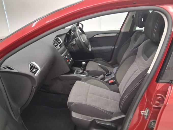 2025 Citroen C4