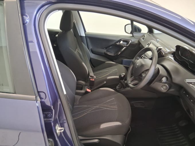 2025 Peugeot 208