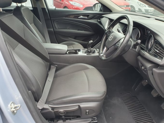 2025 Vauxhall Insignia