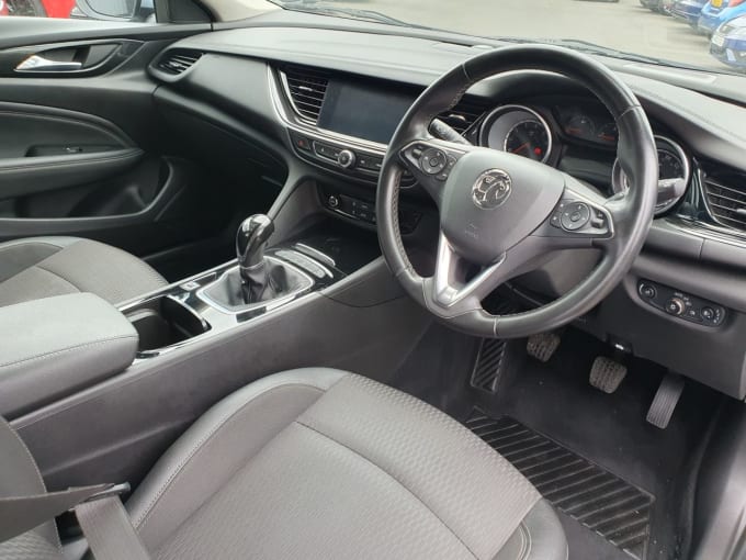 2025 Vauxhall Insignia