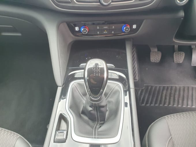 2025 Vauxhall Insignia
