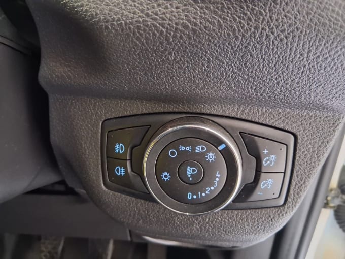 2025 Ford Transit Courier