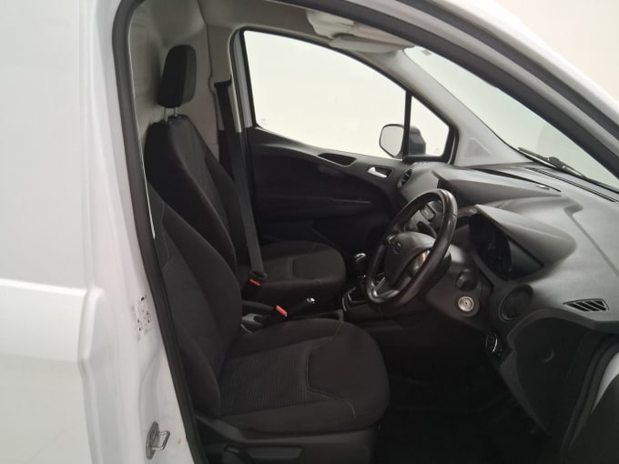 2025 Ford Transit Courier