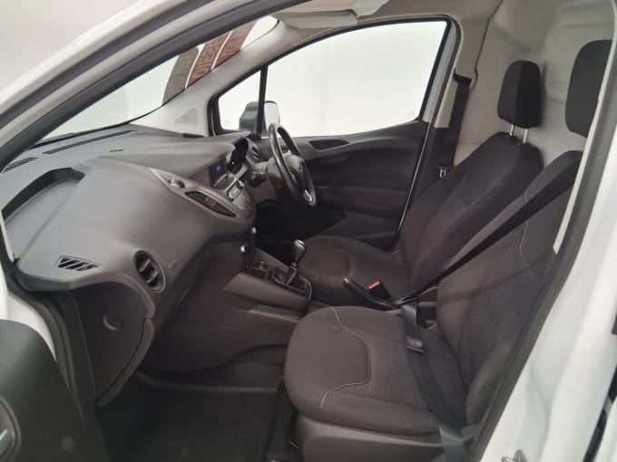 2025 Ford Transit Courier