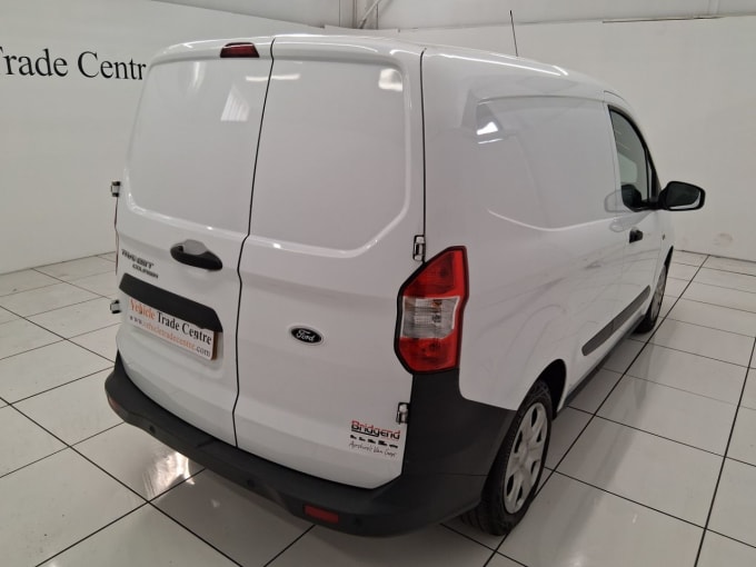 2025 Ford Transit Courier