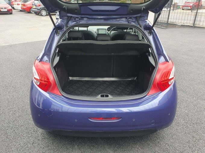 2025 Peugeot 208