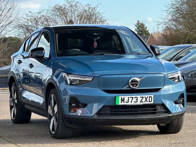 2025 Volvo C40