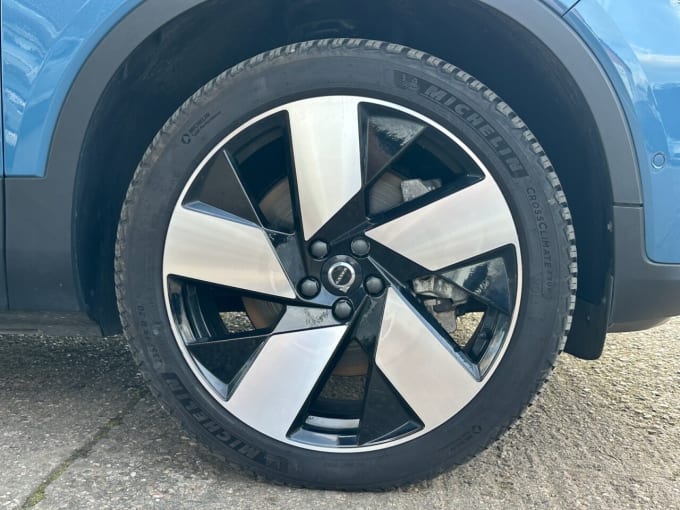 2025 Volvo C40