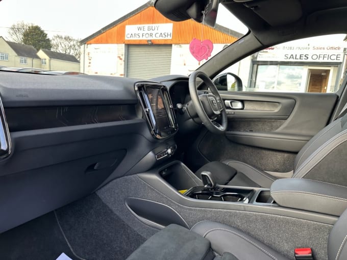 2025 Volvo C40