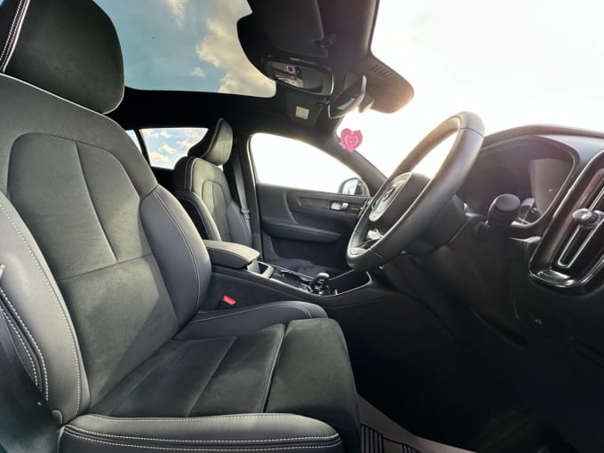 2025 Volvo C40