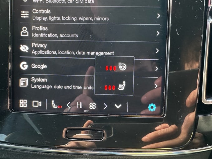 2025 Volvo C40