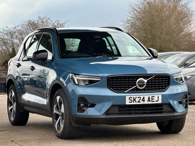 2025 Volvo Xc40