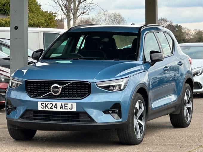 2025 Volvo Xc40