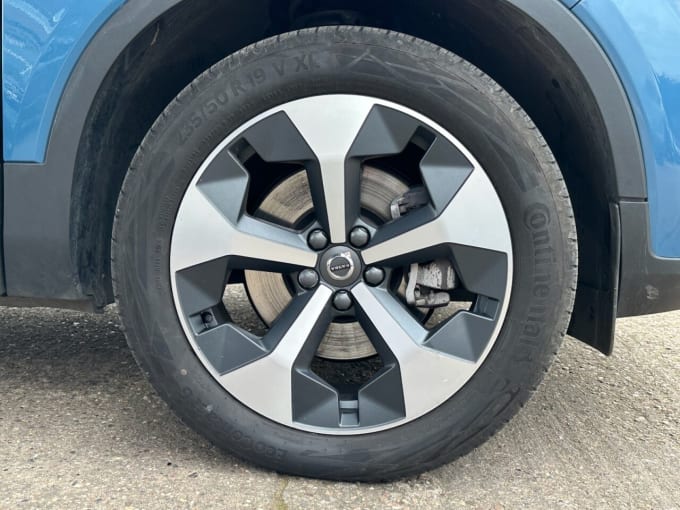 2025 Volvo Xc40