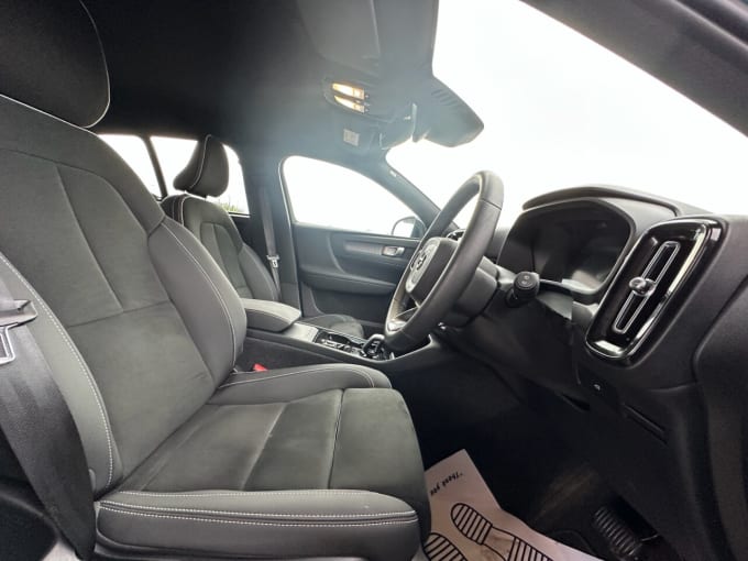 2025 Volvo Xc40