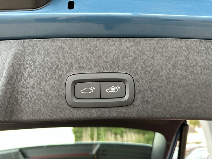 2025 Volvo Xc40