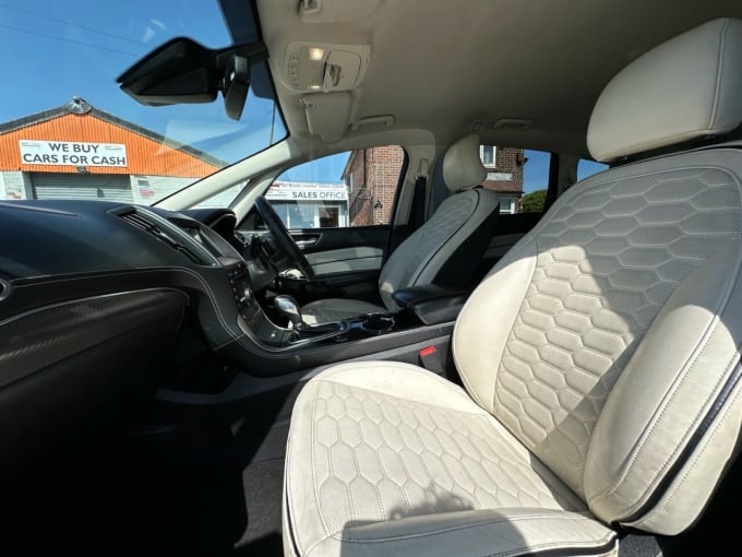 2025 Ford S-max