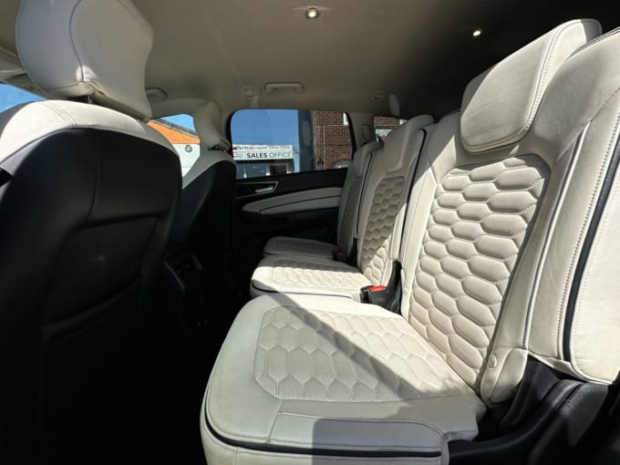 2025 Ford S-max