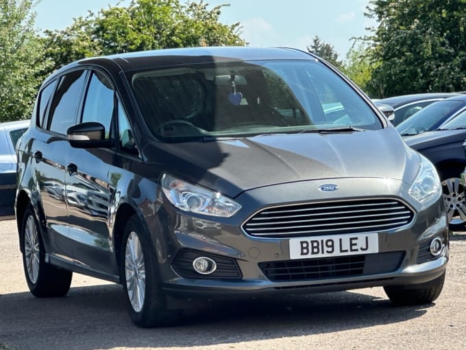 2025 Ford S-max