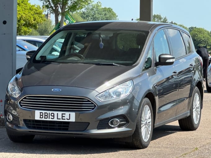 2025 Ford S-max