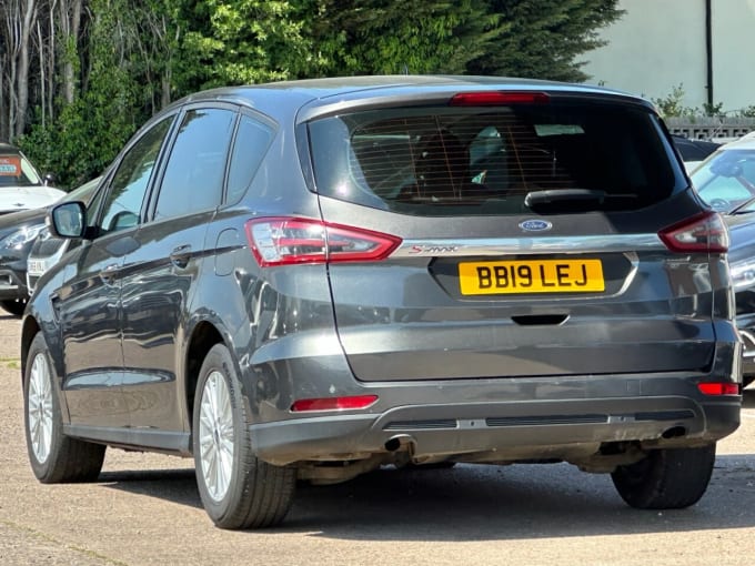 2025 Ford S-max