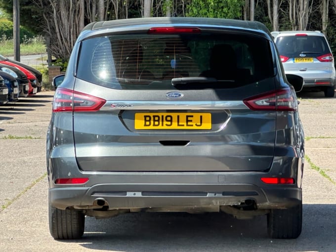 2025 Ford S-max