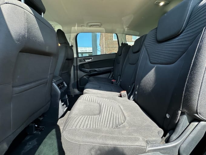 2025 Ford S-max