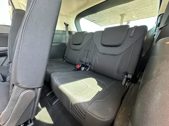 2025 Ford S-max