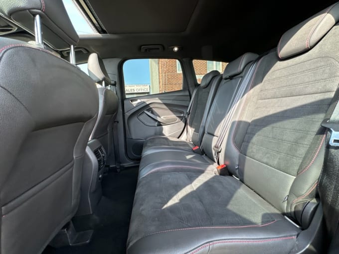 2025 Ford Kuga